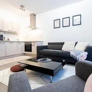 https://apt-nova-karolina.ostravahotels.net