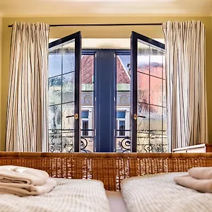 https://apartment-chopin.marianskelaznehotels.net